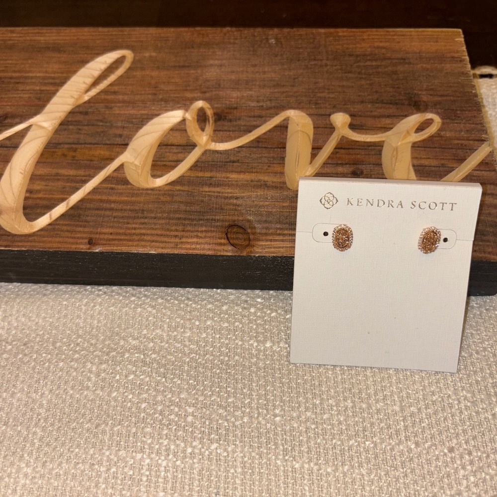 NWT Kendra Scott Earrings💖